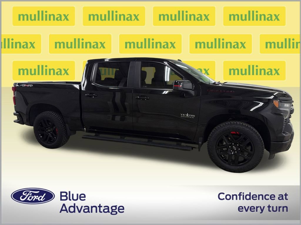 Used 2023 Chevrolet Silverado 1500 RST w/ Redline Edition AWD/4WD image 2
