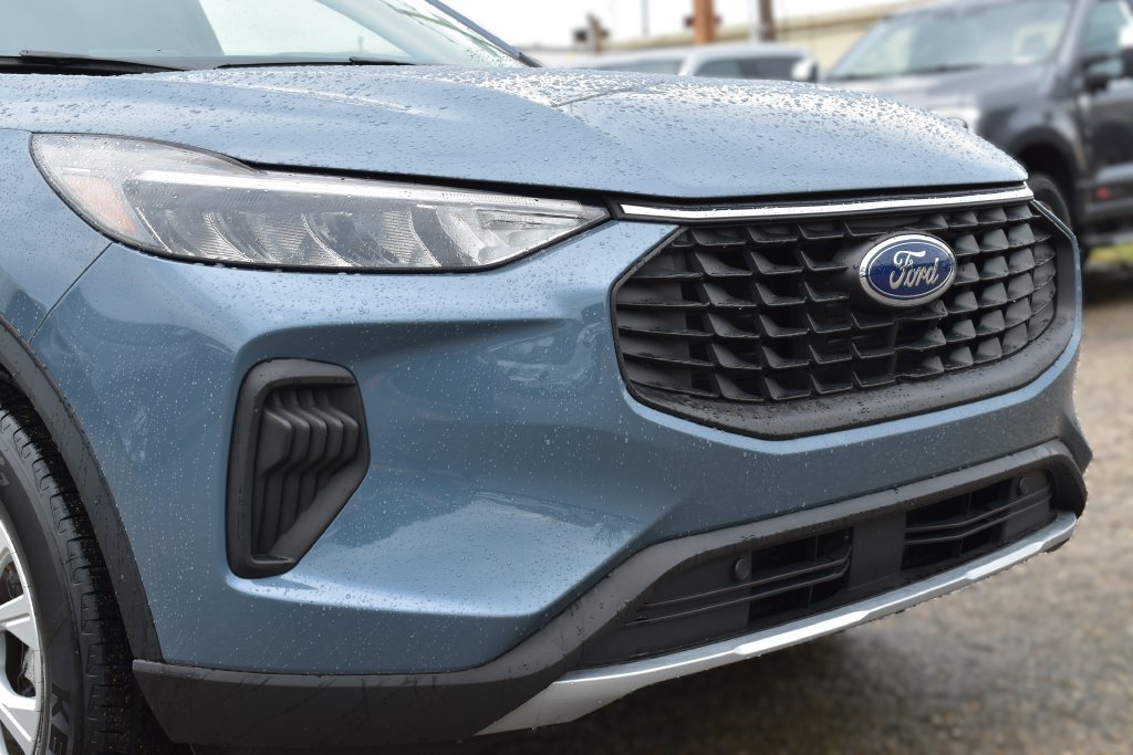 Certified 2023 Ford Escape Active AWD/4WD image 6