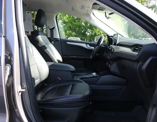 Certified 2025 Ford Escape ST-Line Select AWD/4WD image 13