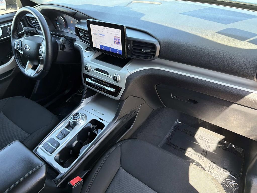 Certified 2022 Ford Explorer XLT RWD image 23