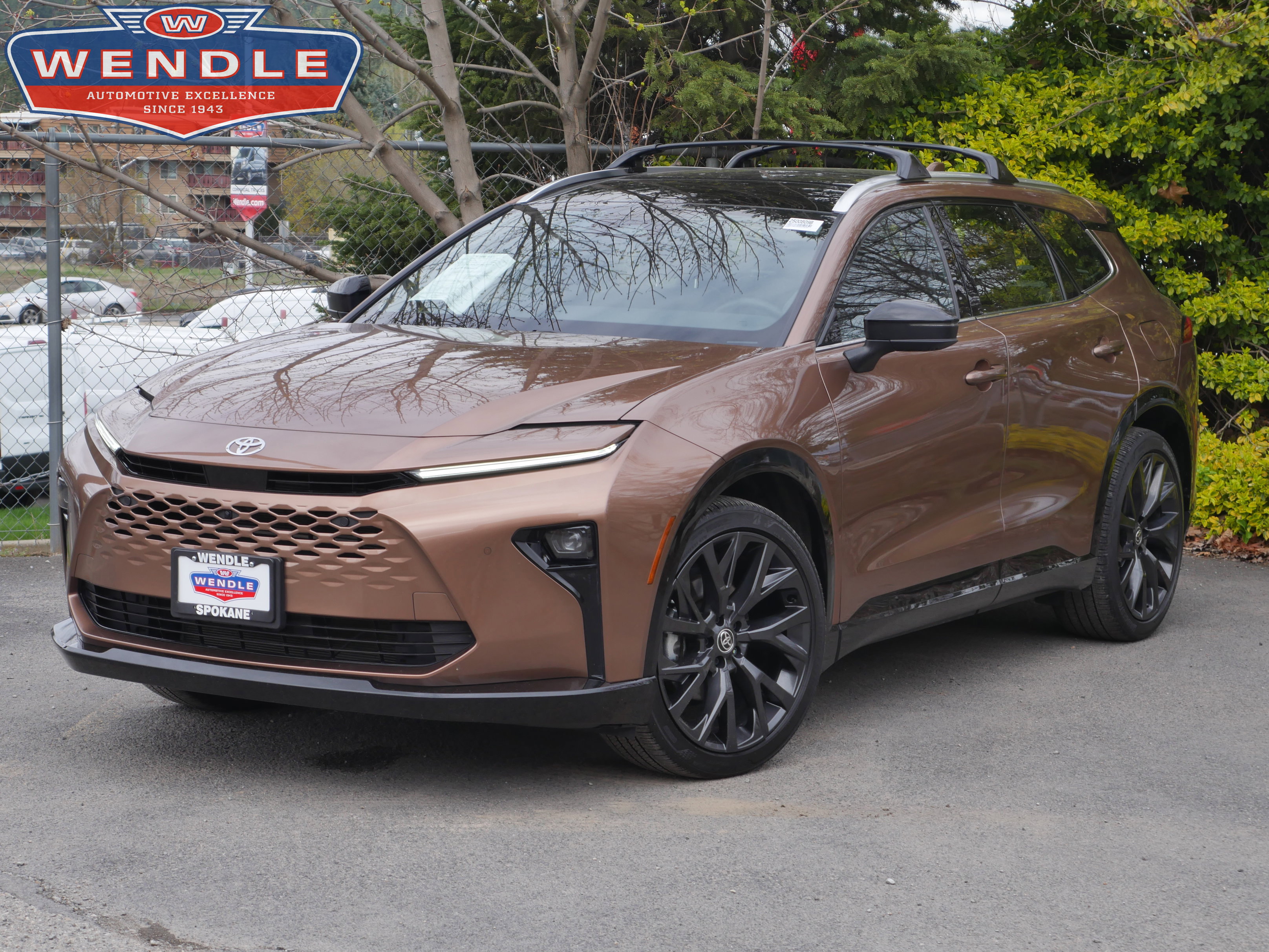 Used 2025 Toyota Crown Signia w/ Advanced Technology Package image 1