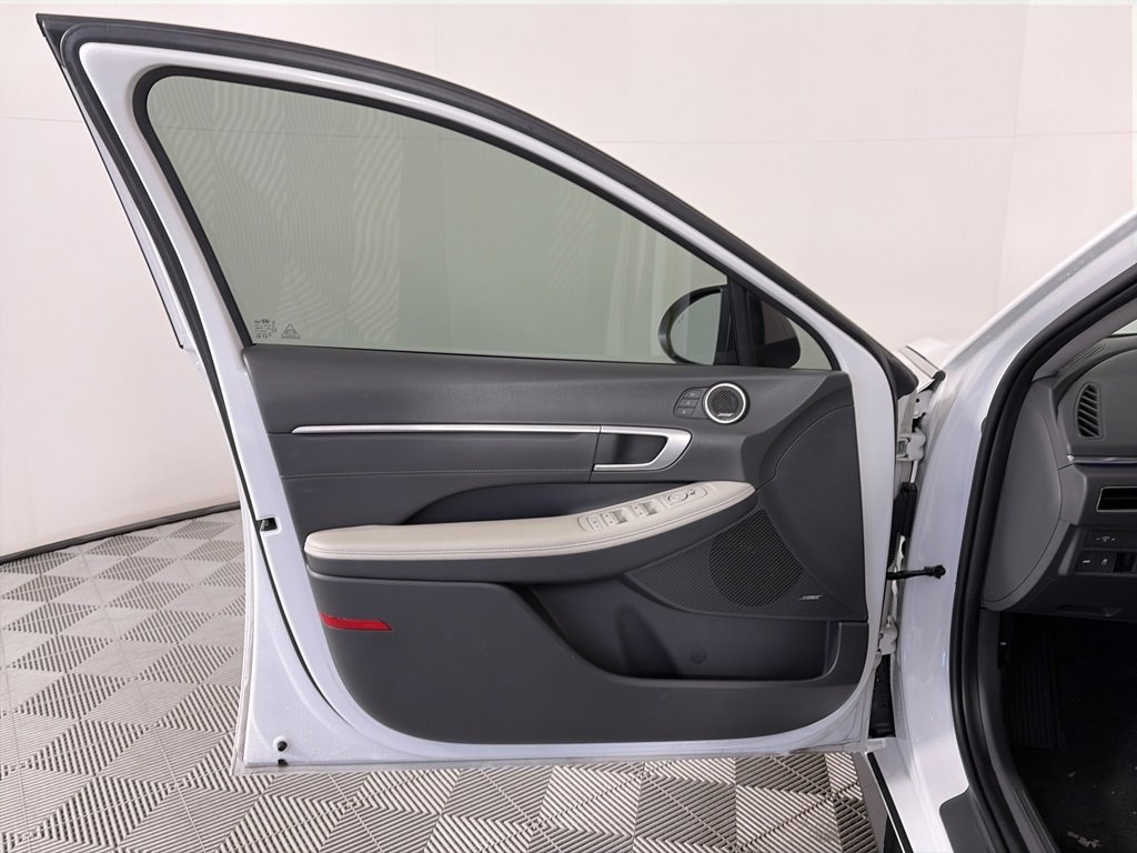 Used 2022 Hyundai Sonata Limited w/ Cargo Package image 10