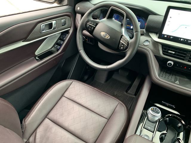 Certified 2025 Ford Explorer Platinum image 25