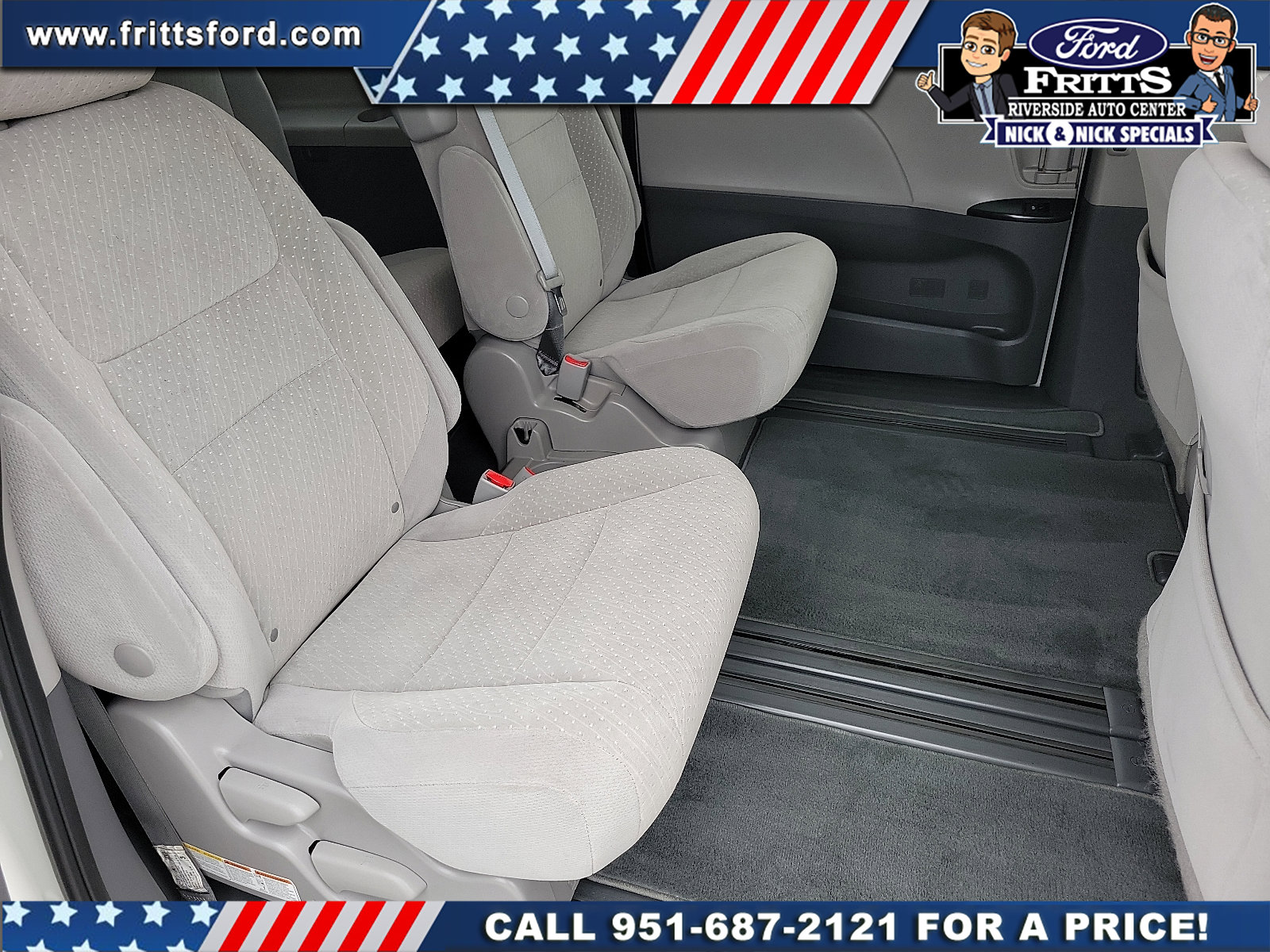 Used 2020 Toyota Sienna LE w/ Carpet Mat Package FWD image 16