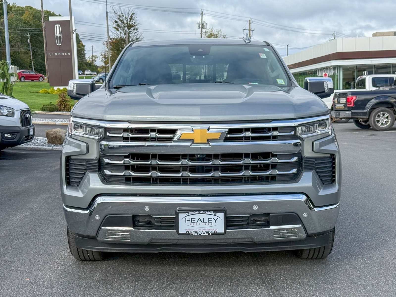 Used 2023 Chevrolet Silverado 1500 LTZ w/ Technology Package AWD/4WD image 2