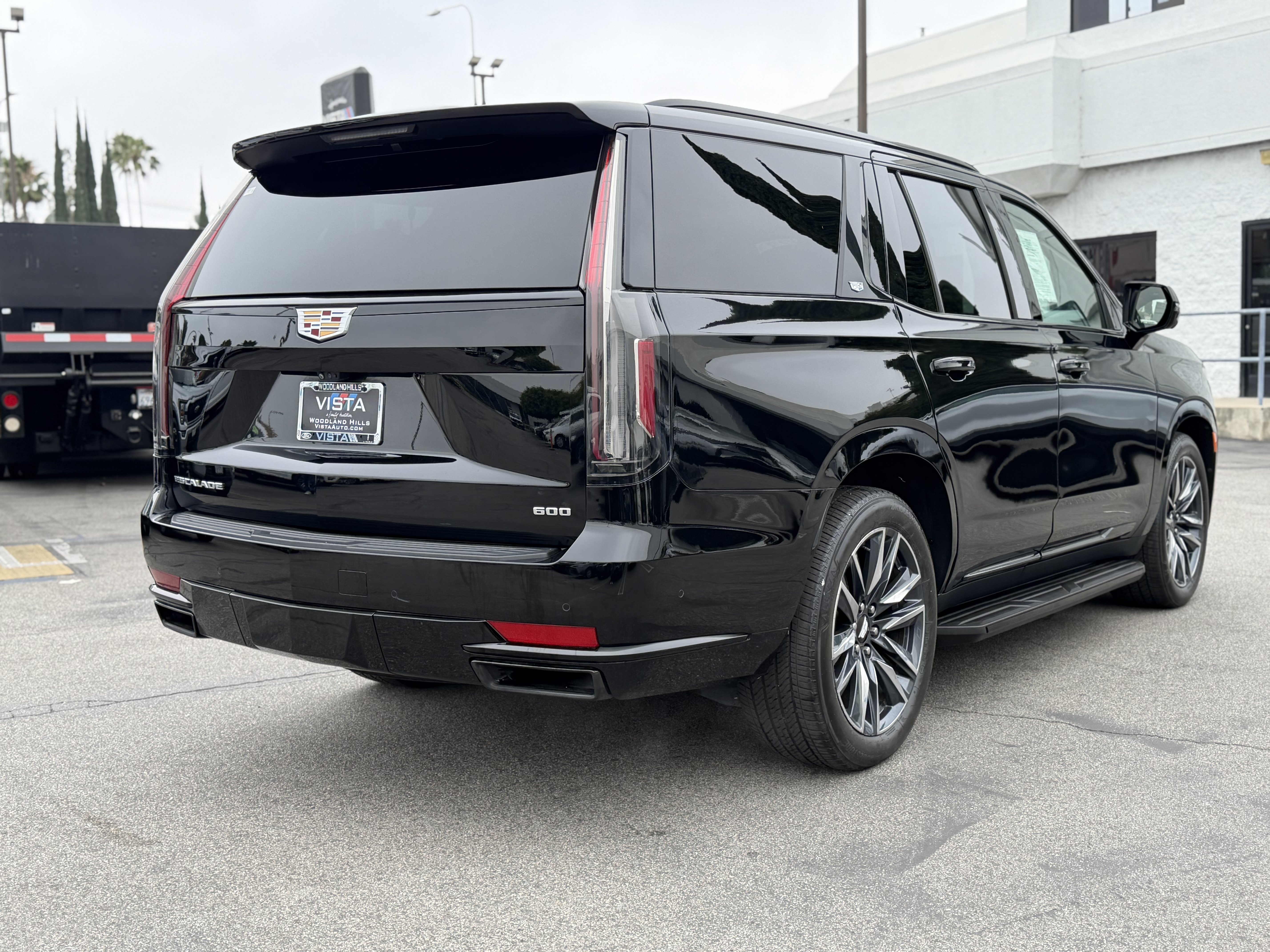 Used 2023 Cadillac Escalade Sport Platinum AWD/4WD image 7