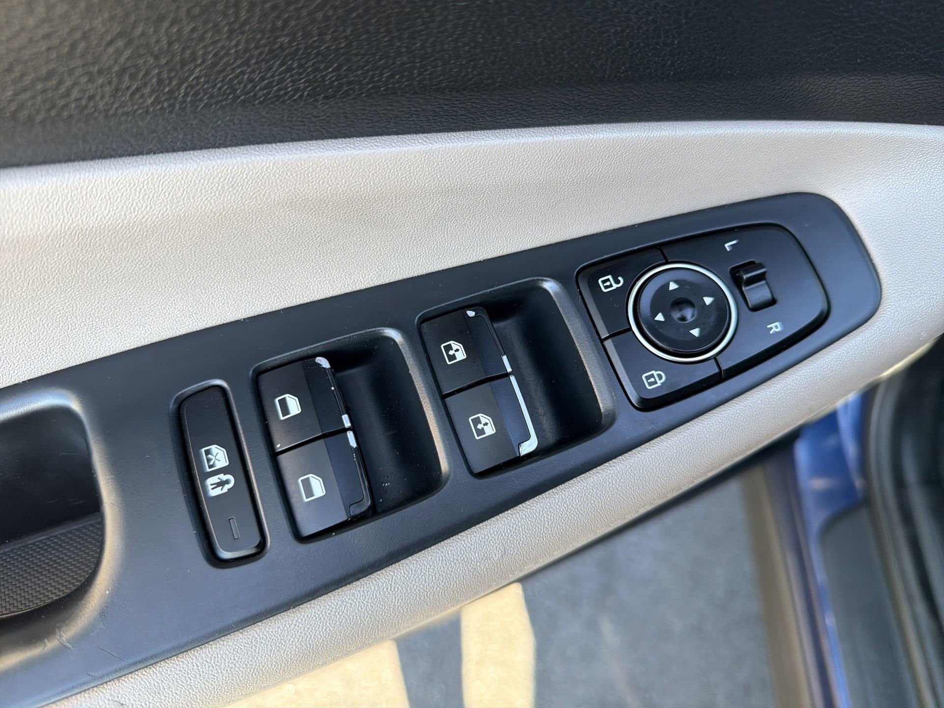 Used 2022 Hyundai Santa Fe SEL w/ Convenience Package image 25