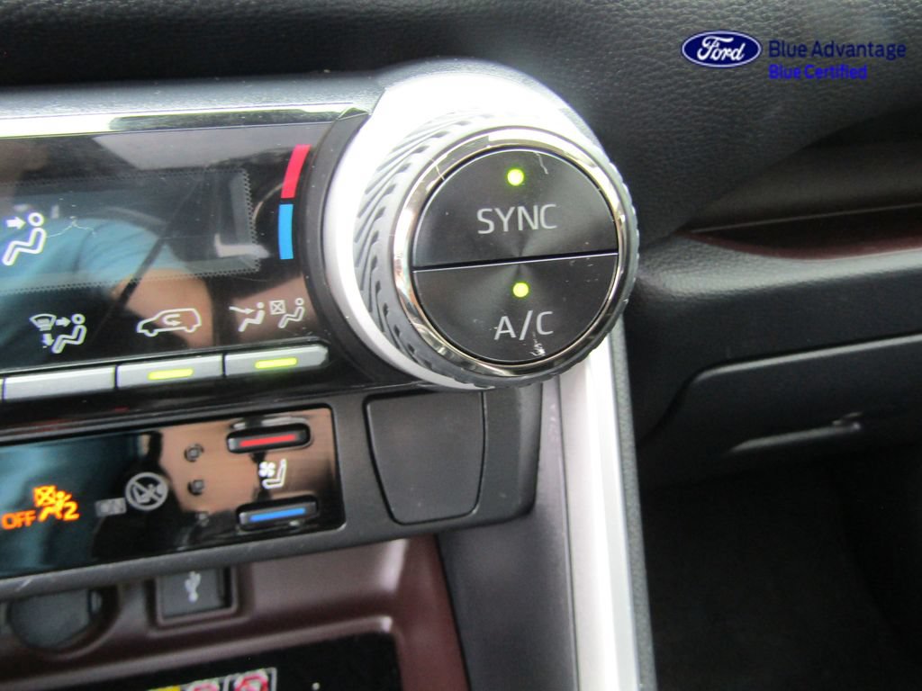 Used 2022 Toyota RAV4 Limited AWD/4WD image 47