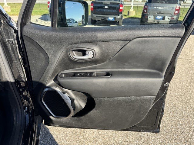 Used 2023 Jeep Renegade Limited w/ Sun/Sound Group image 31