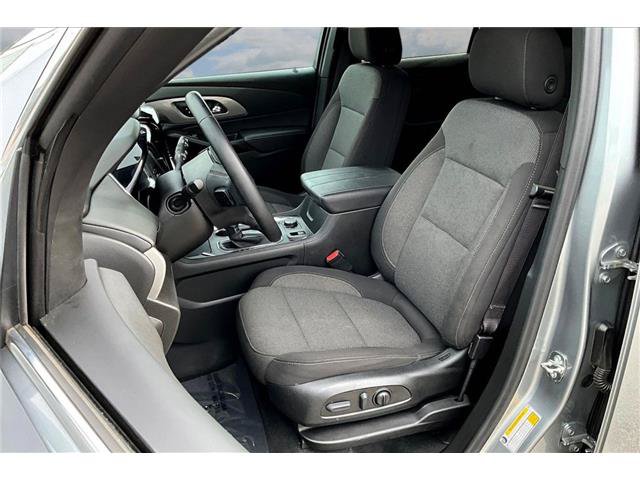 Used 2023 Chevrolet Traverse LT w/ LPO, Cargo Package AWD/4WD image 23