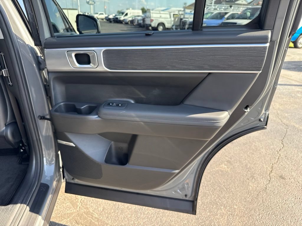 Used 2025 Hyundai Santa Fe Limited AWD/4WD image 42