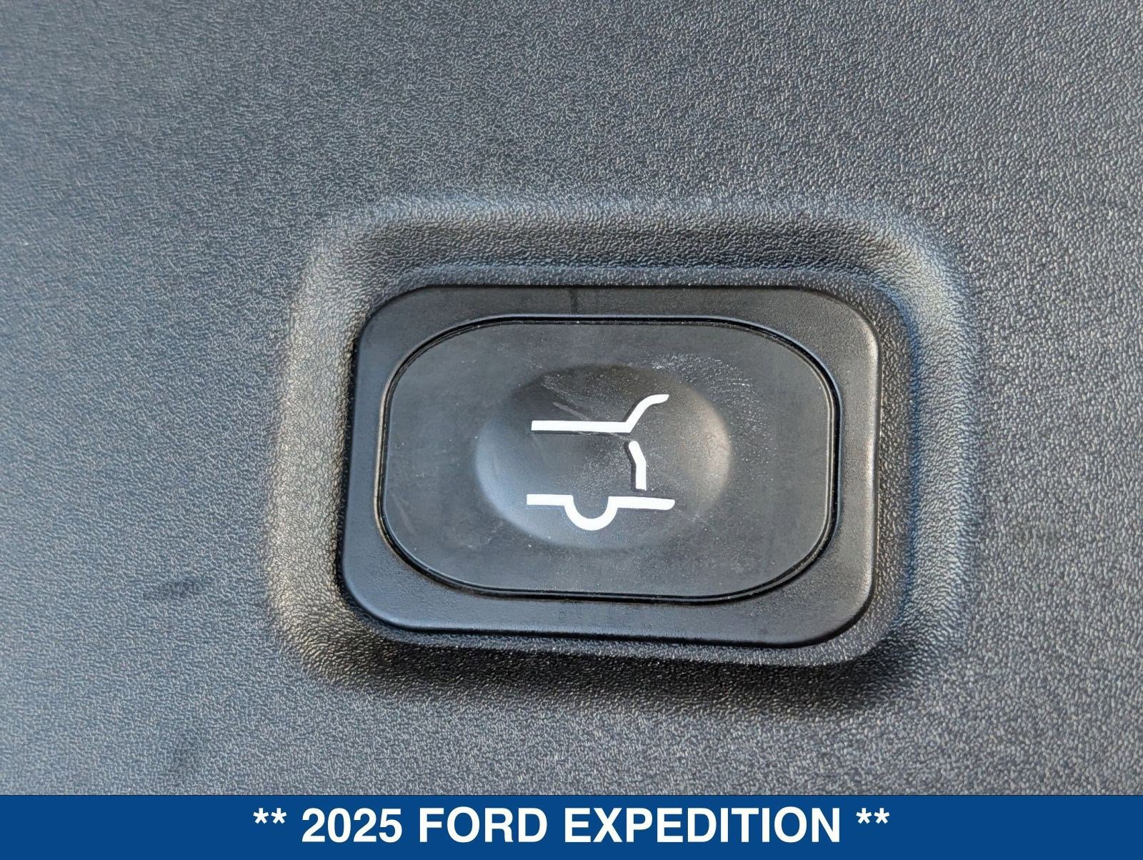Certified 2025 Ford Expedition Platinum image 17
