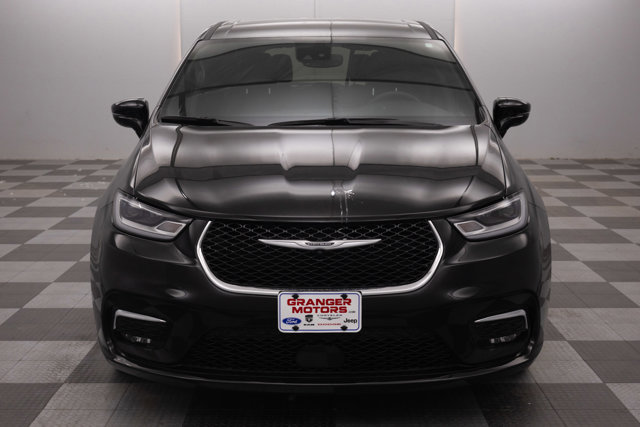 Used 2025 Chrysler Pacifica Select FWD image 5