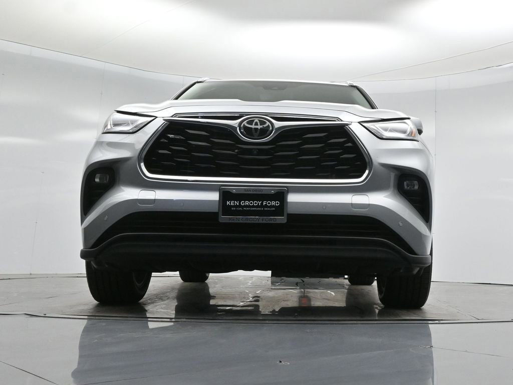 Used 2022 Toyota Highlander Limited image 30