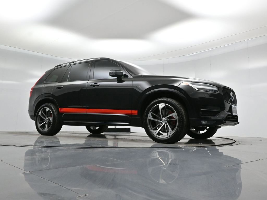 Used 2017 Volvo XC90 T5 Momentum w/ Vision Package image 2