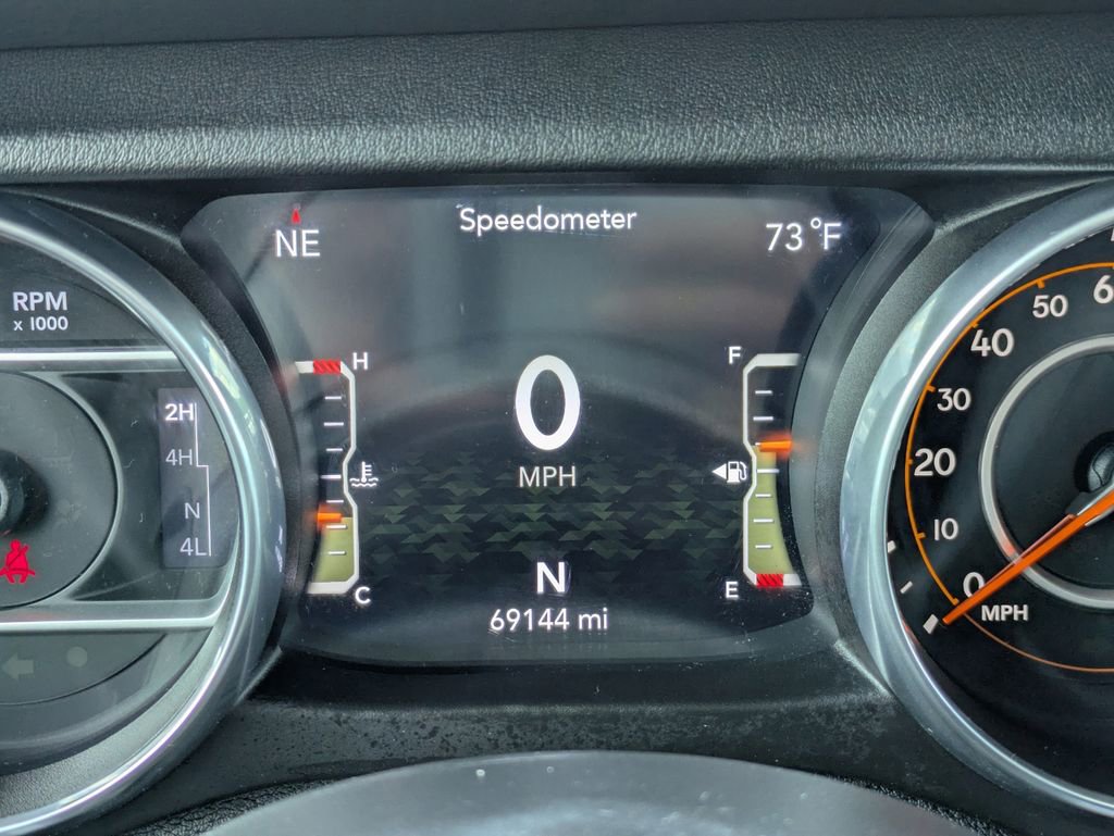 Used 2018 Jeep Wrangler Unlimited Sahara AWD/4WD image 29