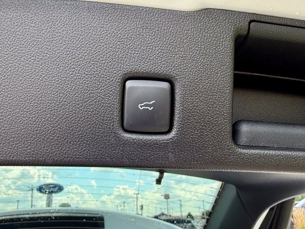 Certified 2025 Ford Escape SE FWD image 15