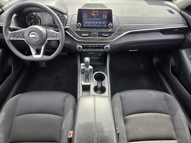 Used 2024 Nissan Altima 2.5 SV image 12