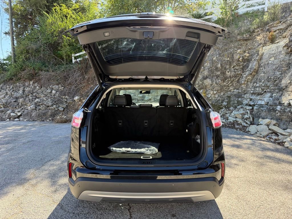 Certified 2024 Ford Edge SEL w/ Convenience Package image 9