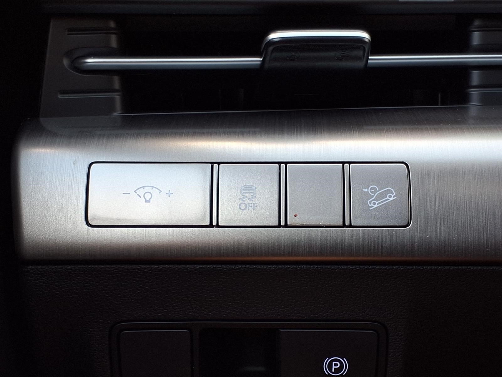 Used 2025 Hyundai Kona SEL FWD image 22