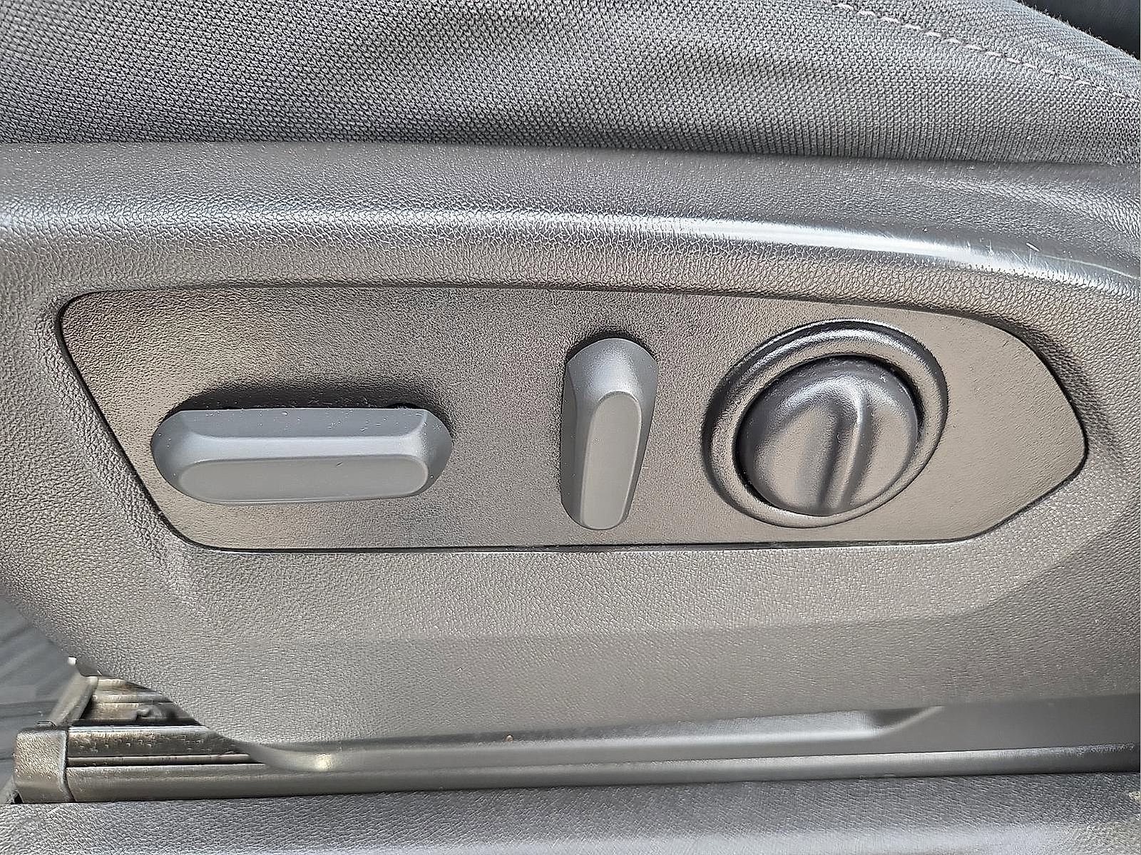 Used 2021 Chevrolet Silverado 1500 LT Trail Boss w/ Bed Protection Package image 15