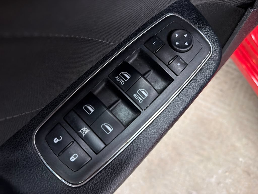 Used 2018 Dodge Charger R/T RWD image 17