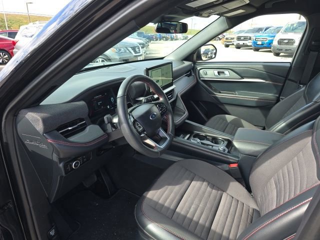 Certified 2025 Ford Explorer ST-Line w/ ST-Line Street Pack image 10