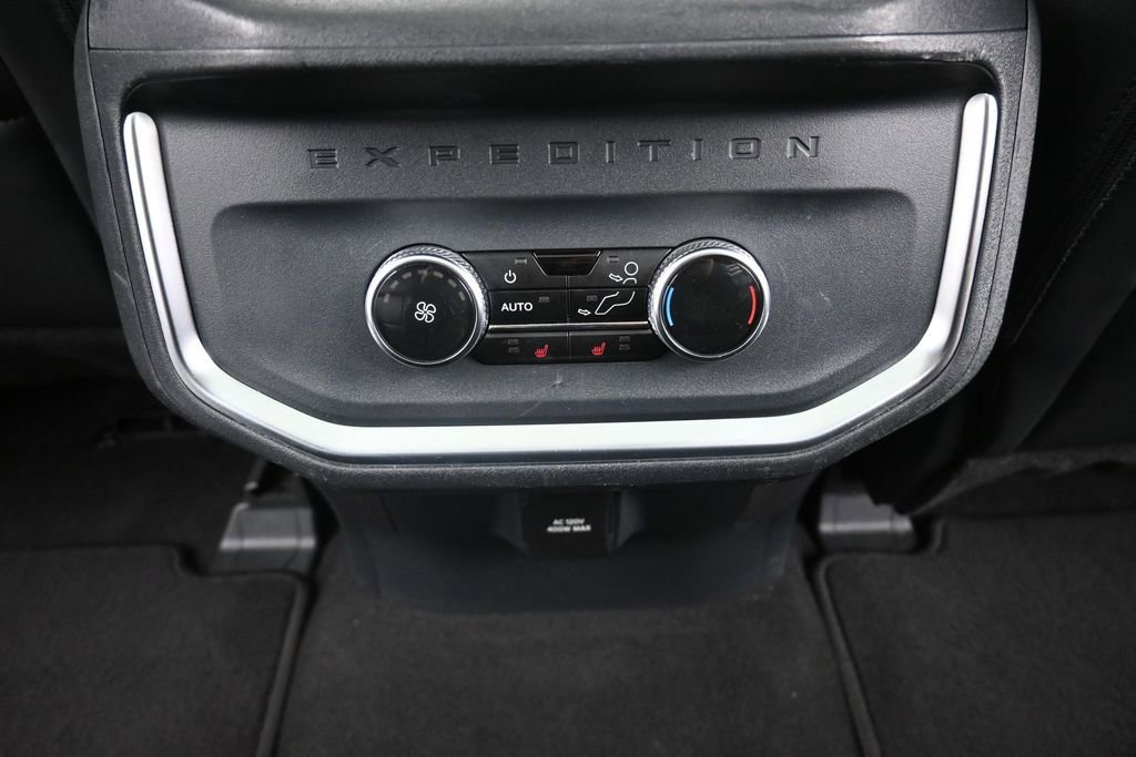 Certified 2025 Ford Expedition Platinum AWD/4WD image 12