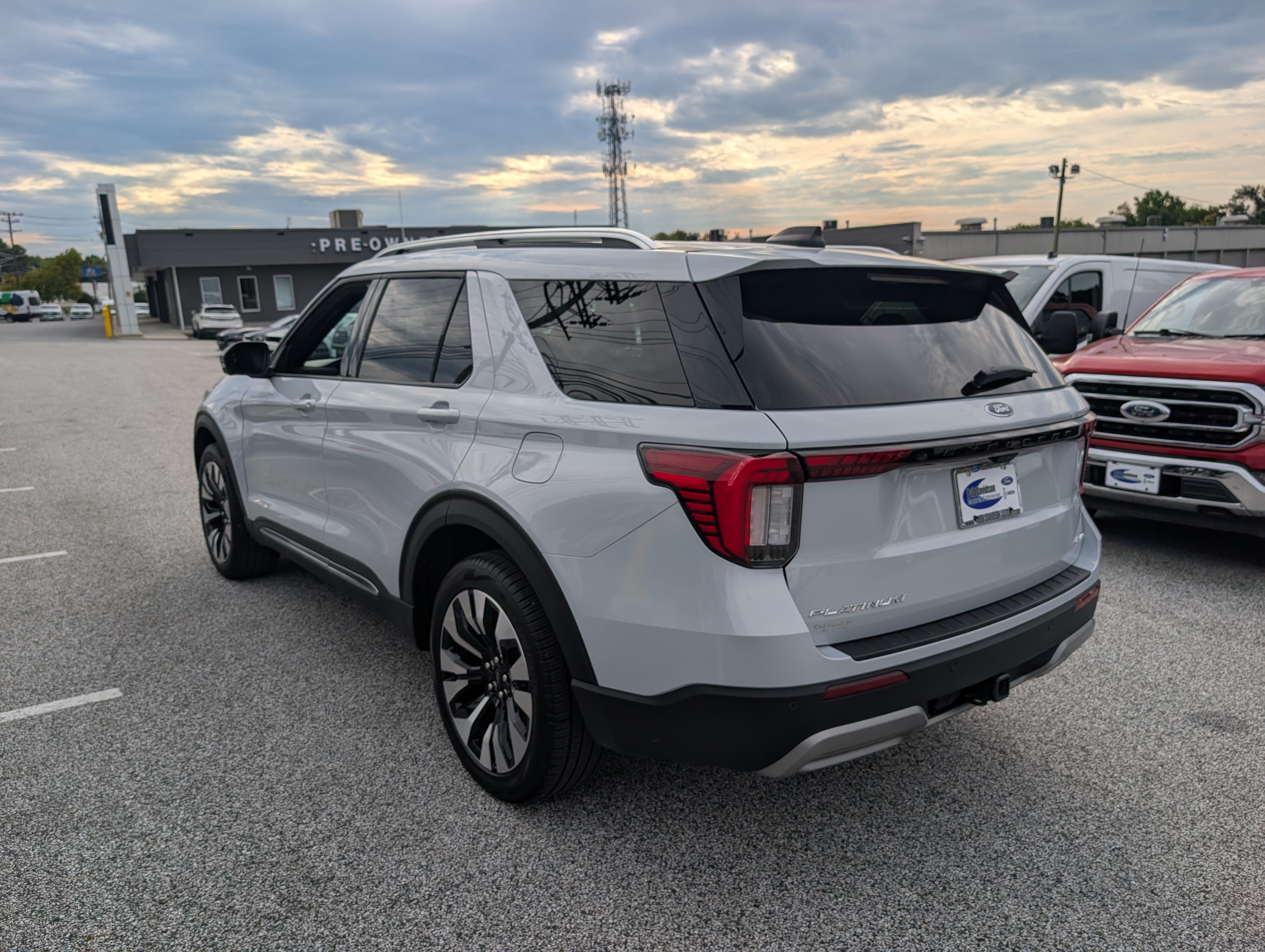 Certified 2025 Ford Explorer Platinum w/ LUX Leather Package AWD/4WD image 5