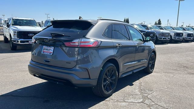Certified 2022 Ford Edge SE w/ Black Appearance Package image 3