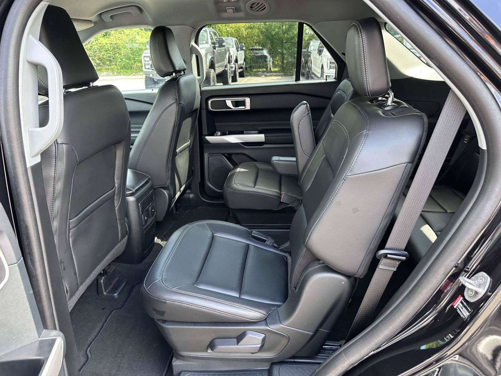 Certified 2023 Ford Explorer XLT w/ Equipment Group 202A AWD/4WD image 12