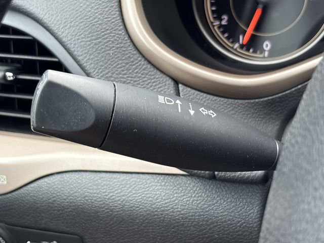 Used 2017 Jeep Cherokee Latitude w/ Comfort/Convenience Group image 28