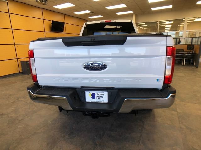 Certified 2019 Ford F250 XLT image 4