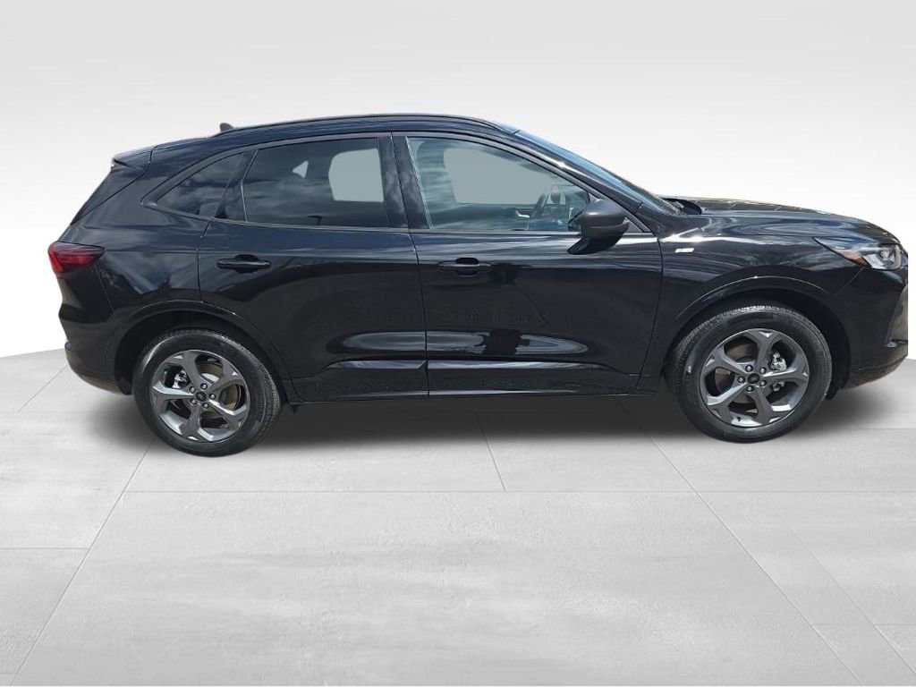 Certified 2024 Ford Escape ST-Line w/ Tech Pack #1 AWD/4WD image 6