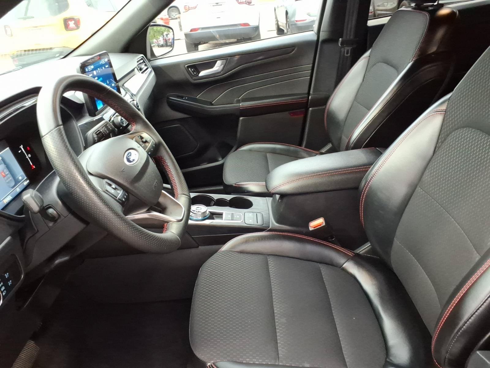 Certified 2025 Ford Escape ST-Line AWD/4WD image 11