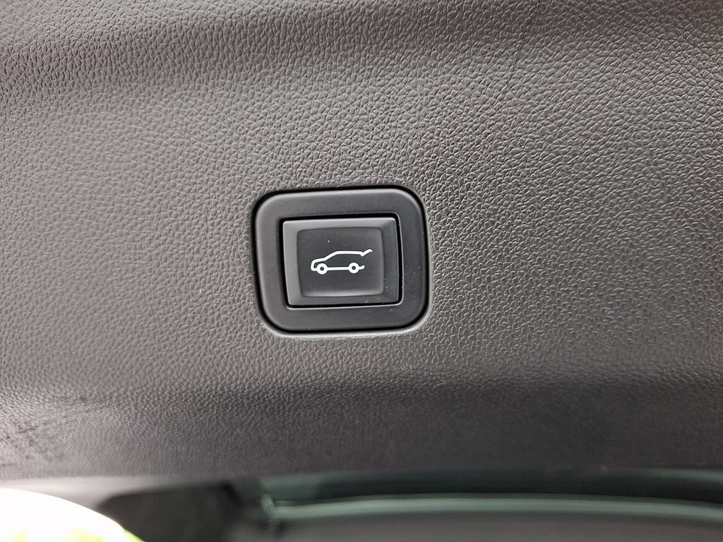 Used 2022 GMC Yukon SLT w/ SLT Luxury Package AWD/4WD image 28