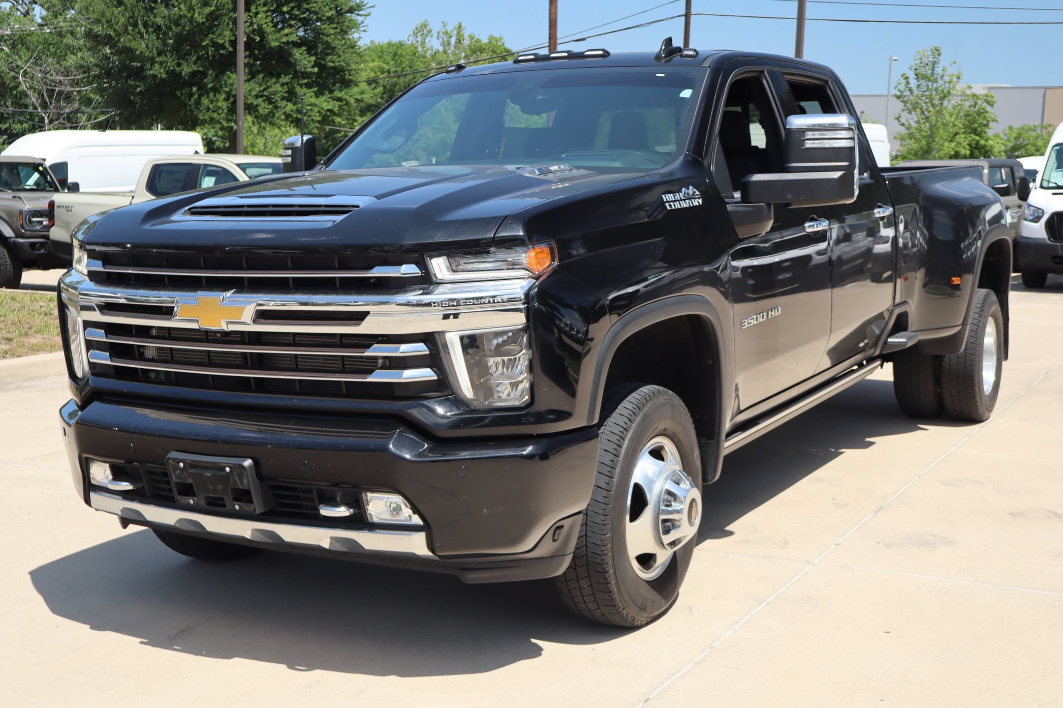 Used 2023 Chevrolet Silverado 3500 High Country AWD/4WD image 8