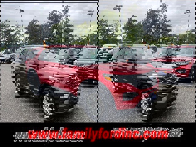 Certified 2022 Ford Explorer XLT w/ Equipment Group 202A image 5