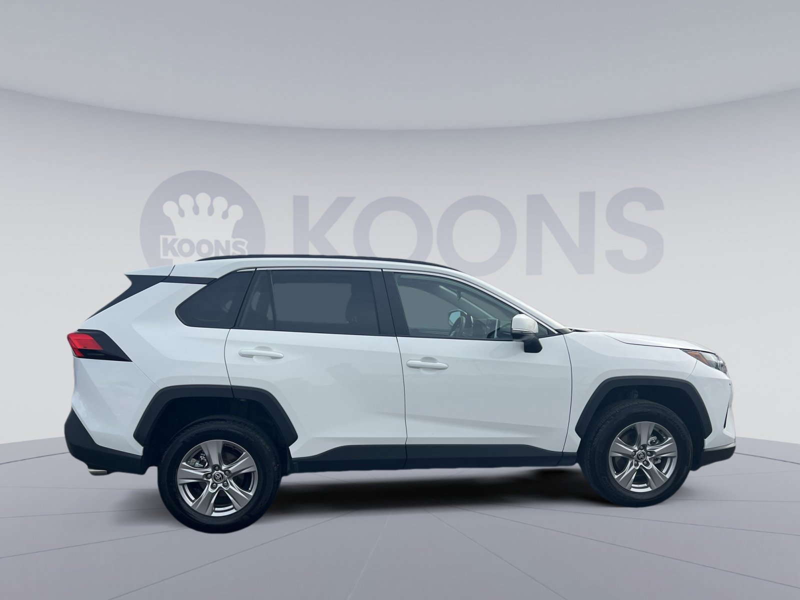Used 2025 Toyota RAV4 XLE FWD image 17