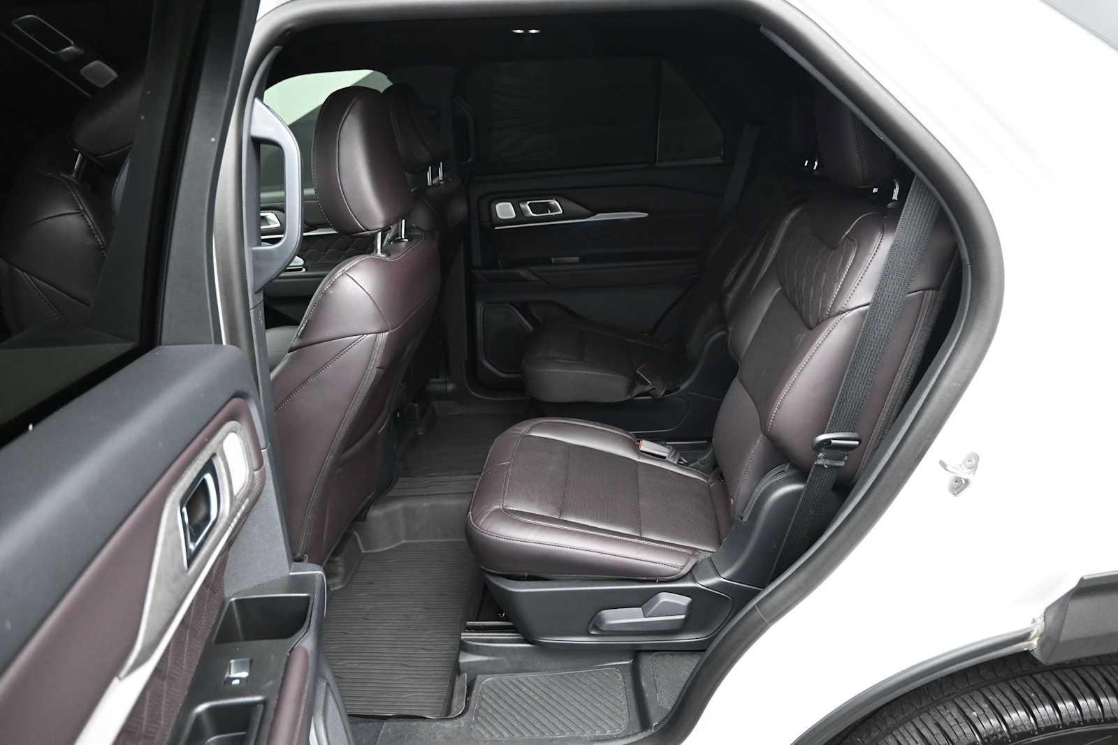 Certified 2026 Ford Explorer Platinum w/ LUX Leather Package AWD/4WD image 28
