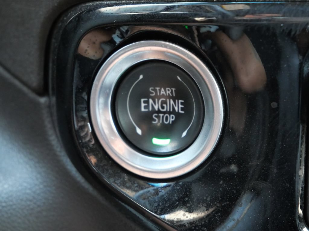 Used 2025 GMC Sierra 1500 SLT AWD/4WD image 30