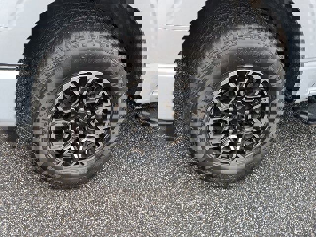 Certified 2022 Ford F150 XLT w/ Equipment Group 302A High image 11