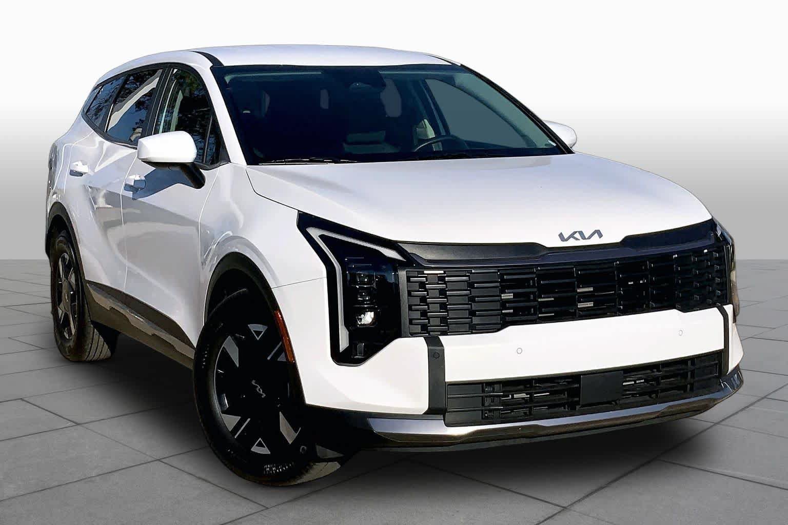 Used 2026 Kia Sportage LX FWD image 3