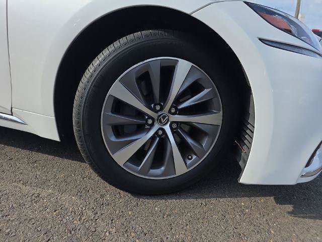 Used 2018 Lexus LS 500 AWD w/ Accessory Package (Z1) image 11