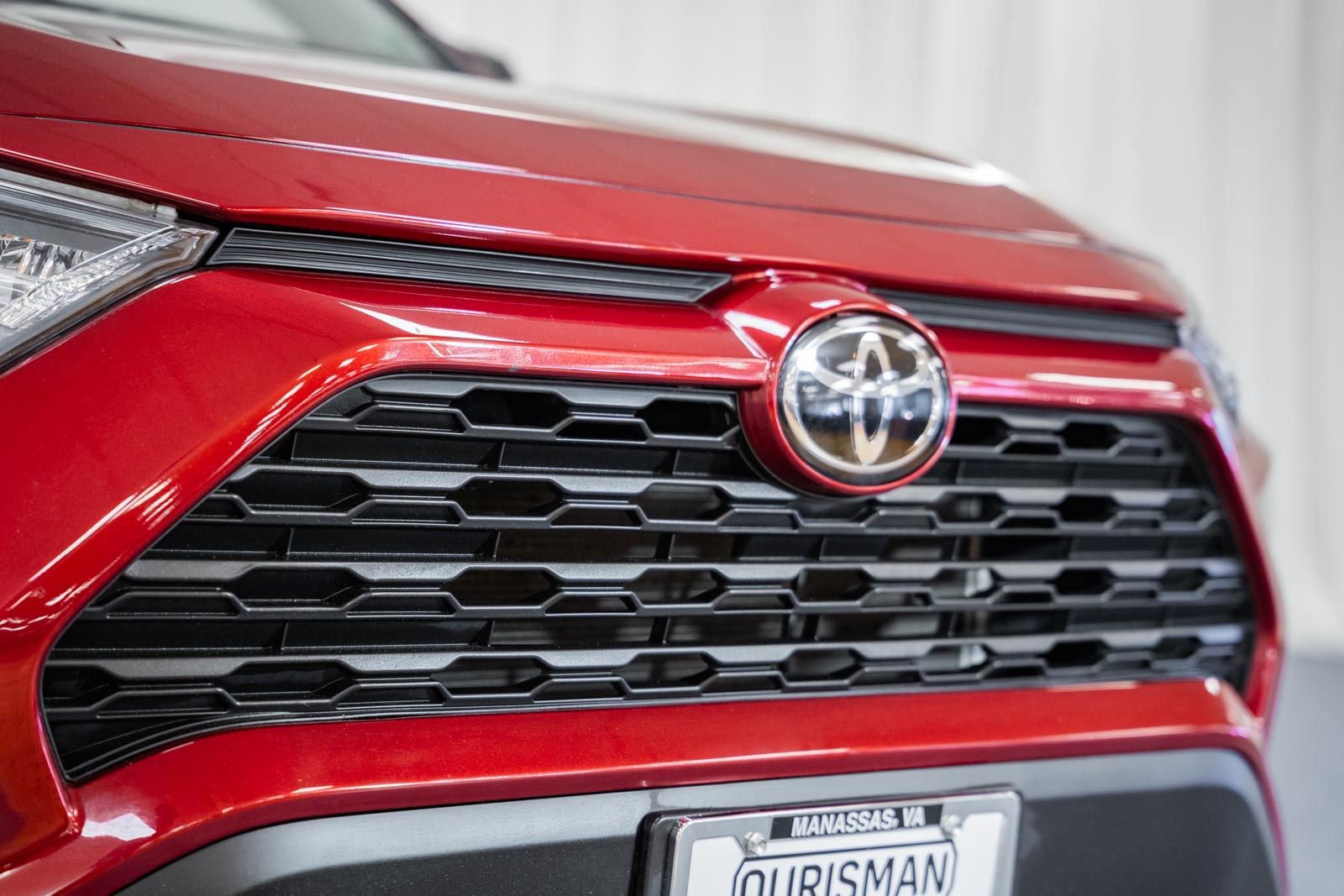 Used 2021 Toyota RAV4 LE image 7