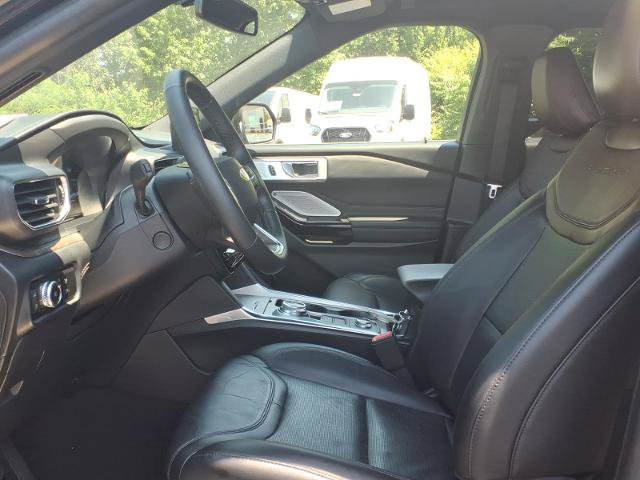 Certified 2023 Ford Explorer Platinum w/ Technology Package AWD/4WD image 13