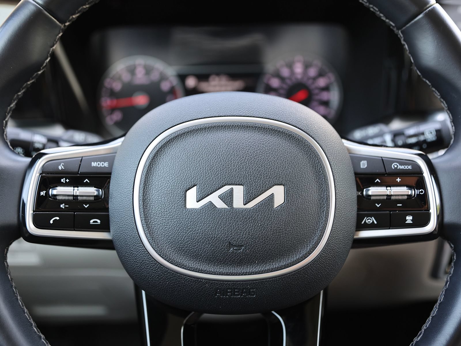 Used 2022 Kia Sorento SX AWD/4WD image 36