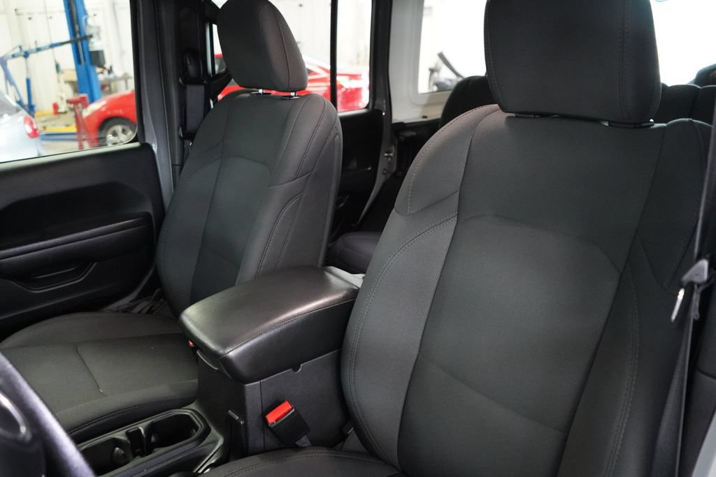 Used 2021 Jeep Wrangler Unlimited Sport AWD/4WD image 17