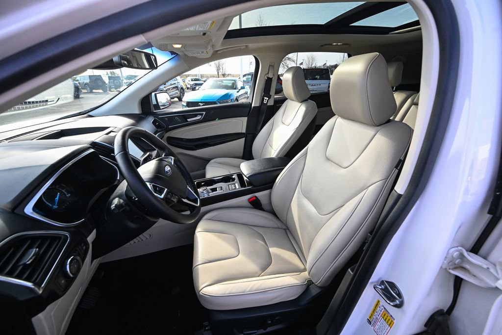 Certified 2020 Ford Edge Titanium w/ Equipment Group 301A image 23