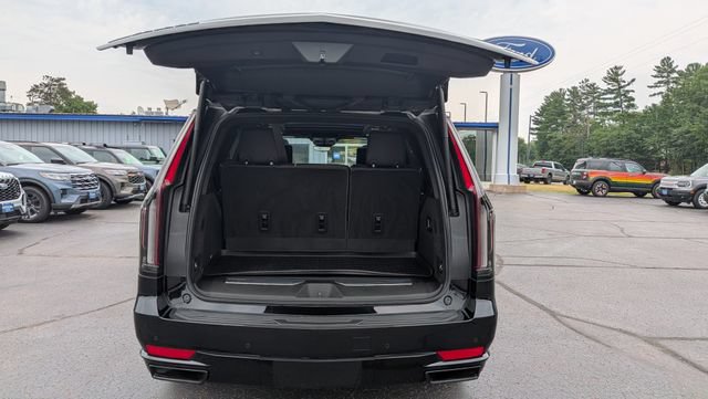 Used 2024 Cadillac Escalade Sport Platinum w/ Heavy-Duty Trailer Package AWD/4WD image 12